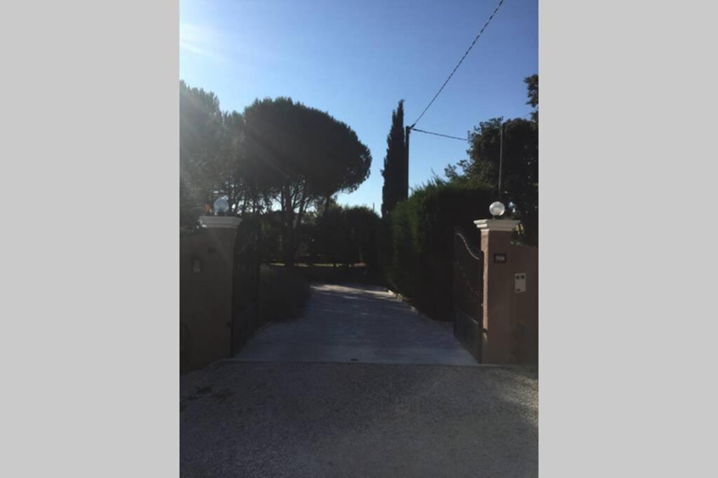Gite 2 Pieces Au Calme Les Arcs-sur-Argens 外观 照片